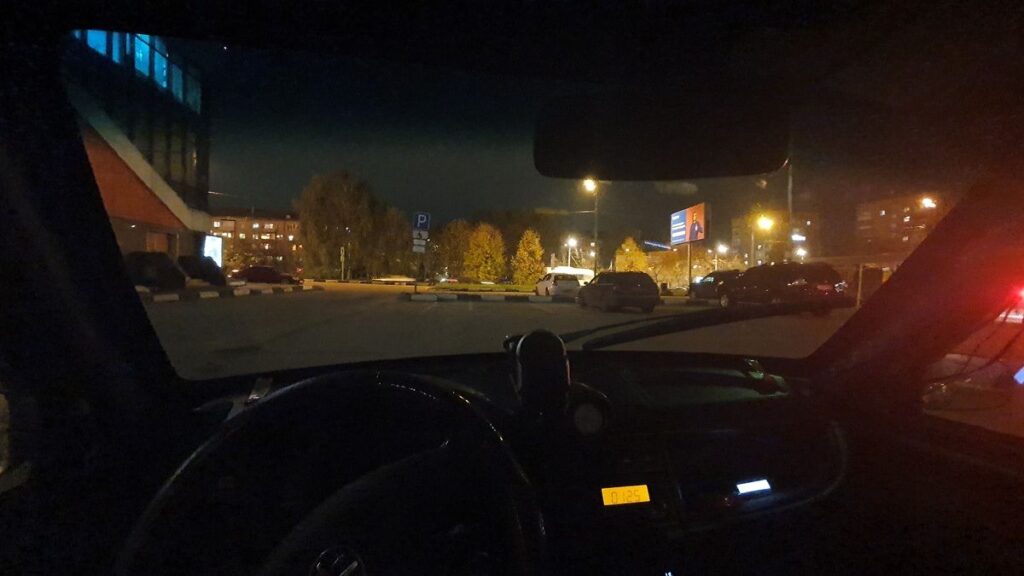 Вид из салона в ночное время